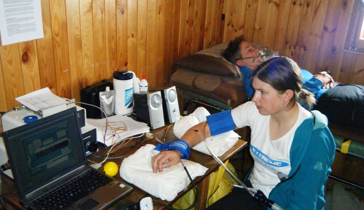 Fiona Shrubb and Oli Burdell undergo the Nitric Oxide studies