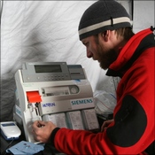 Dan Martin with a Siemens ABG analyser